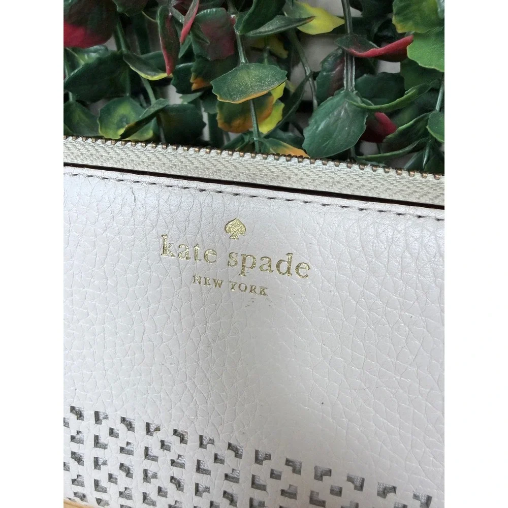 Kate Spade Wakefield Lane Neda White Clutch Zip-Around Wallet Wallets